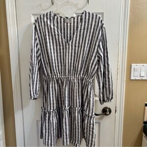 HEROES & DREAMERS GRAY & WHITE STRIPED TIERED DRESS WITH BALLOON SLEEVES.
